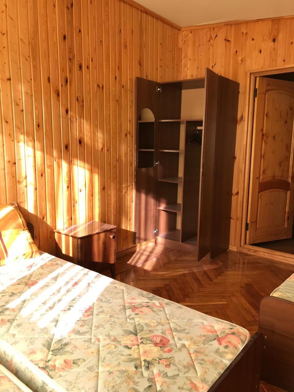 Гостевой Дом С Садом Hotell Gagry Eksteriør bilde