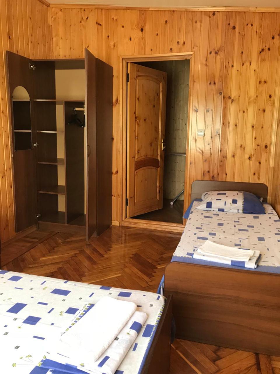 Гостевой Дом С Садом Hotell Gagry Eksteriør bilde